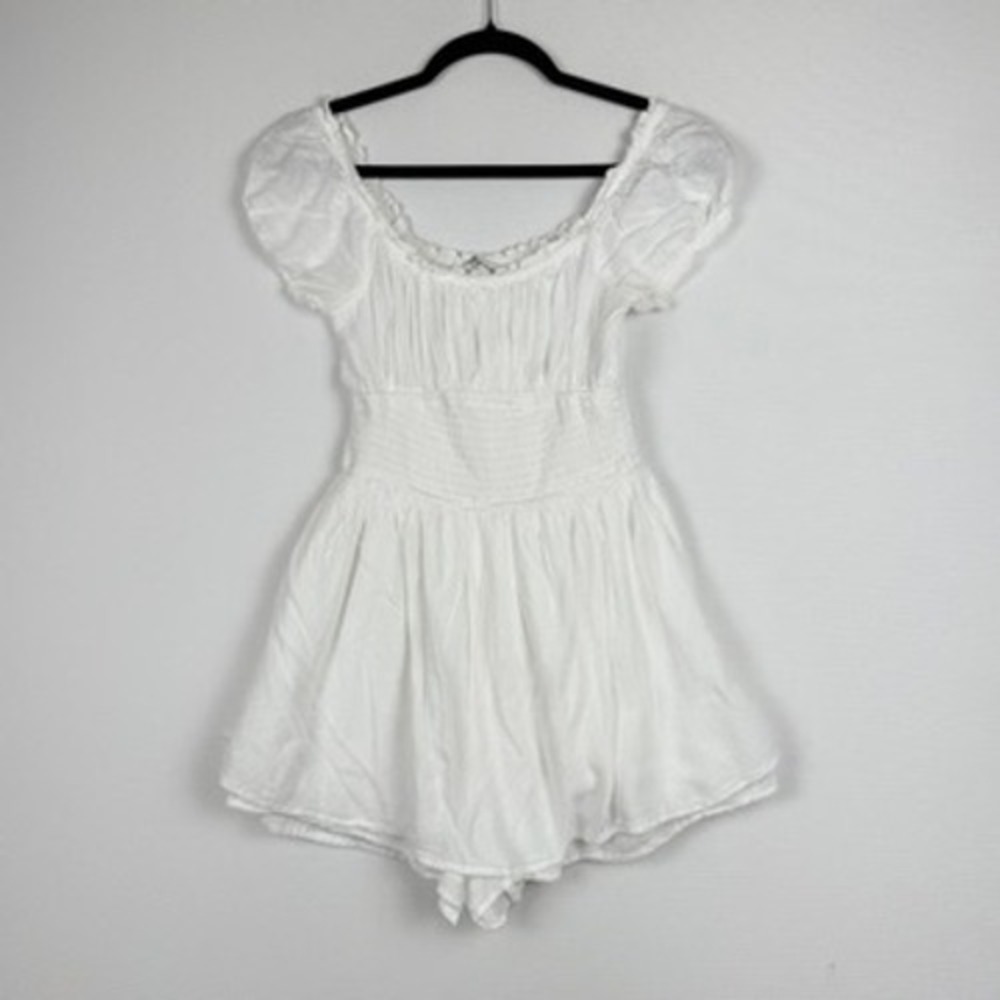 Hollister Romper Womens Small White Dot Smocked Coquette Cottage Fairycore Soft